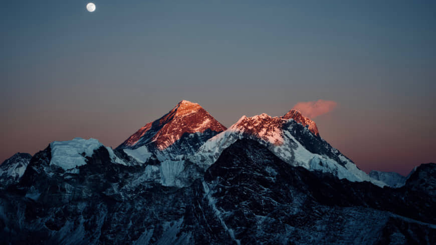 عکس |  رازگشایی از صداهای مخوف اورست در شب!