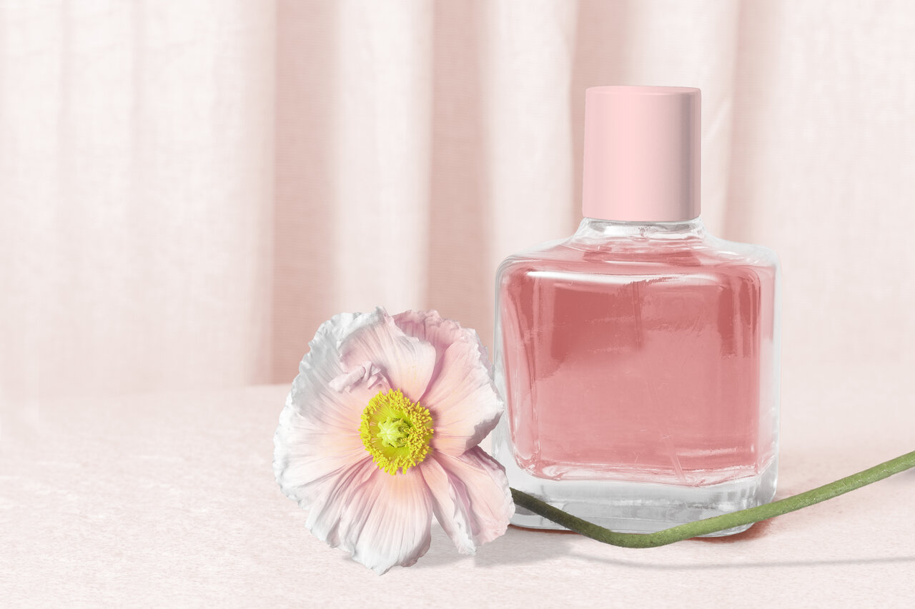  ۸ مزیت شگفت‌انگیز استفاده از عطر