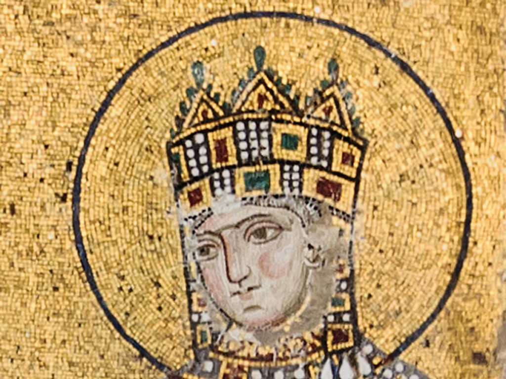۱۰ روش عجیب زیباترین زنان تاریخ برای زیبا ماندن