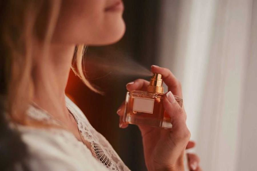 با این 7 ترفند همه عاشق عطر و بویتان می‌شوند!