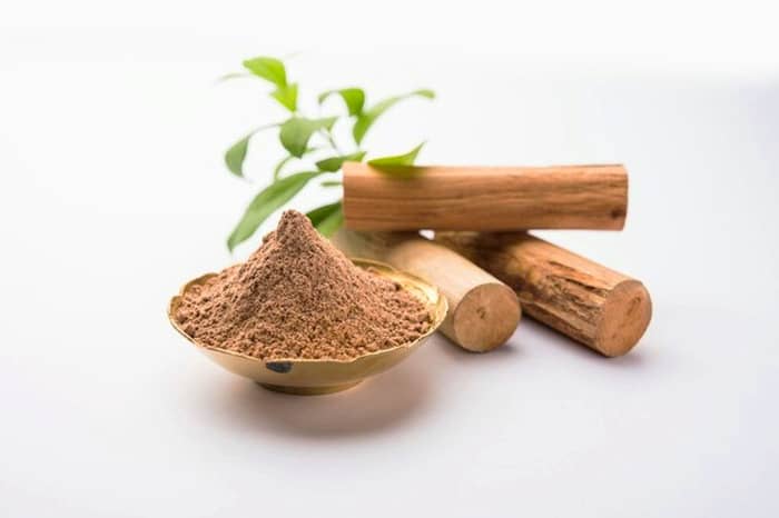 10 ماسک گیاهی برای سفید کردن دست و پا