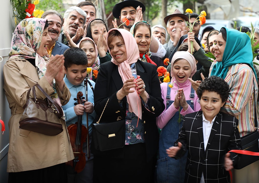 عمو پورنگ ناگهان به خاله الهه تبدیل شد و دلبری کرد