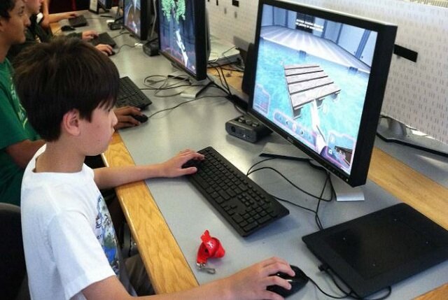 بازیهای رایانهای فرصتی برای رشد یا تهدیدی برای آینده؟