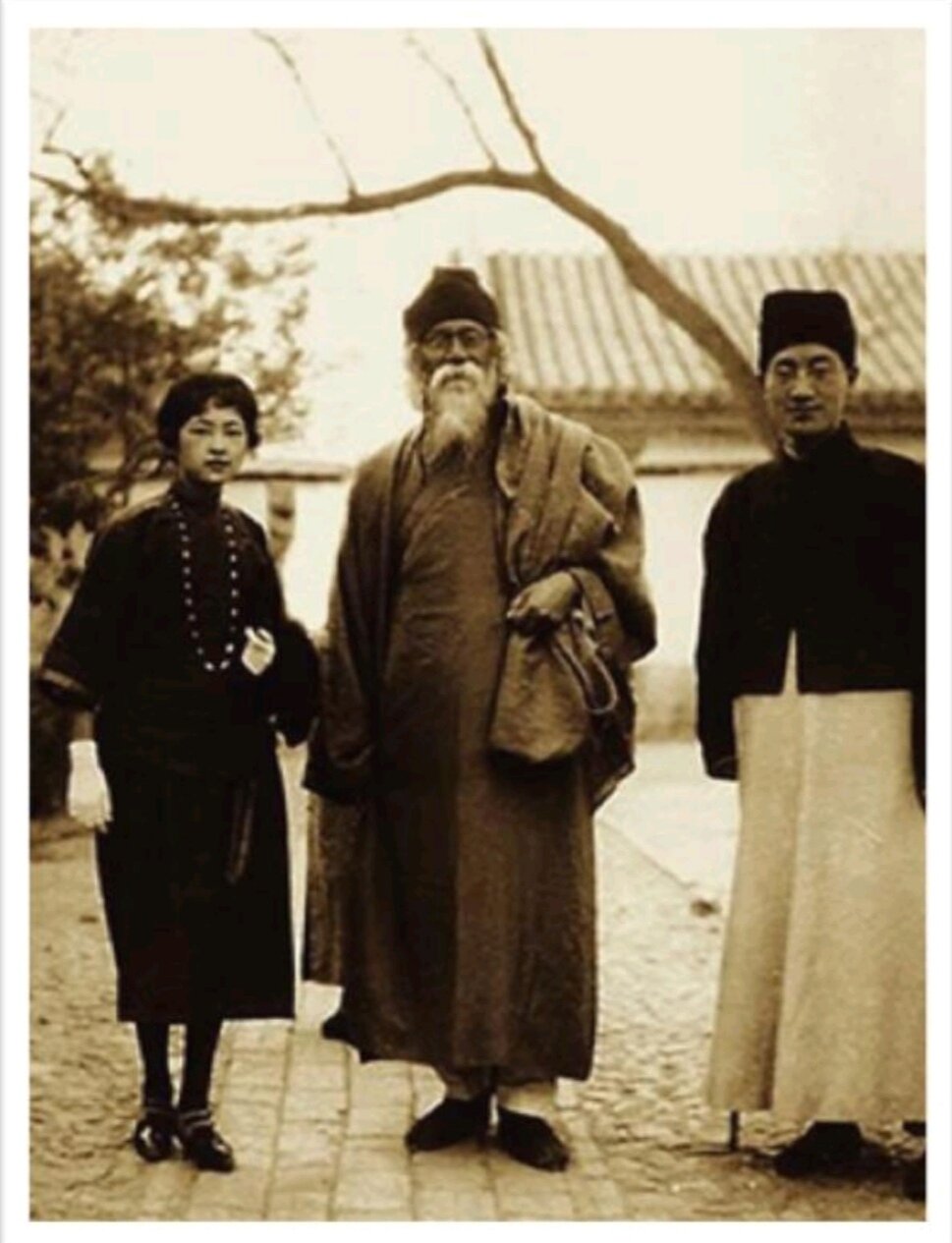 شو جی مو؛ شاعر چینی علاقه‌مند به رمانتیسیم انگلیسی