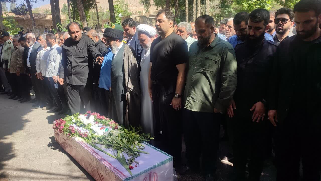 ایستاده در مسیر «ابوذر»