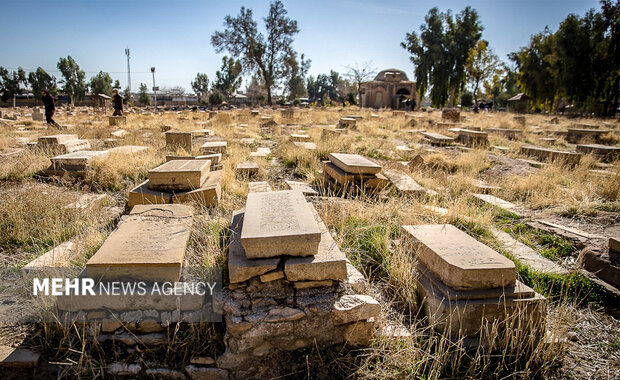 آرامستان تاریخی دارالسلام شیراز؛گورستانی خاموش درسایه بی توجهی مسئولان