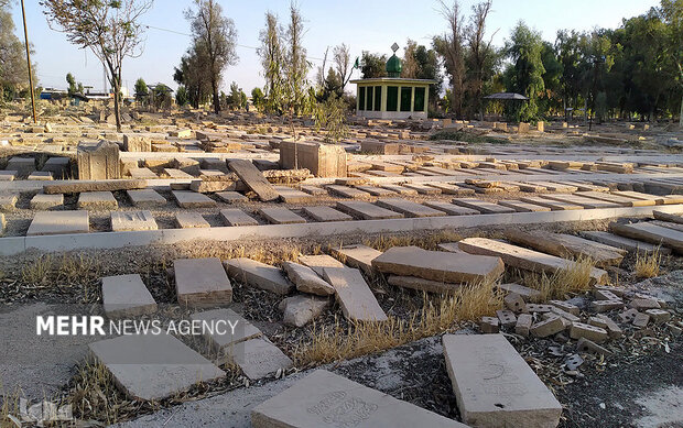 آرامستان تاریخی دارالسلام شیراز؛گورستانی خاموش درسایه بی توجهی مسئولان