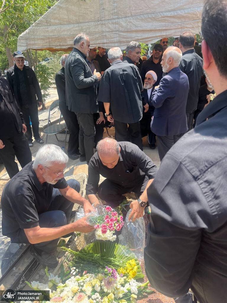 تصاویری از مراسم تشییع برادر ناطق نوری/ علی خمینی و عباس آخوندی هم بودند