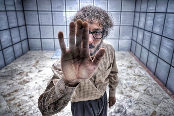 پژمان جمشیدی باز هم روی پرده است؛ پیش‌فروش «زن و بچه» روستایی آغاز شد