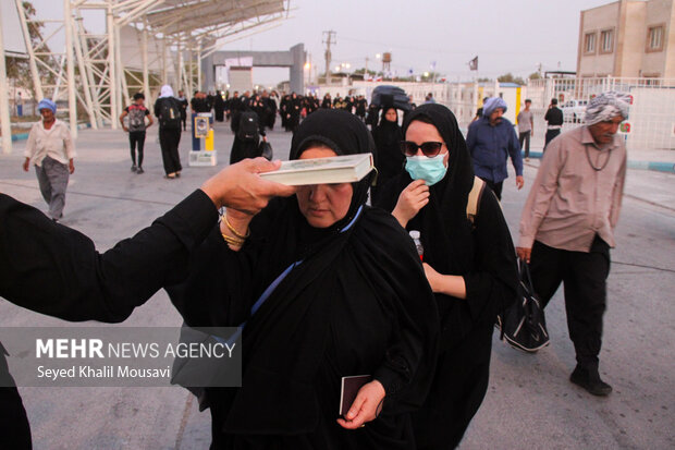 عبور تردد زائران اربعین در خوزستان از نیم میلیون نفر؛ حرکت روان است