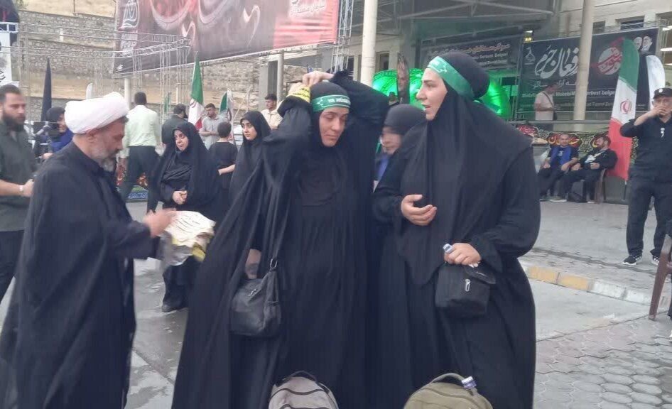 استقبال و پذیرایی از زائران گرجستانی اربعین در حسینیه بازرگان