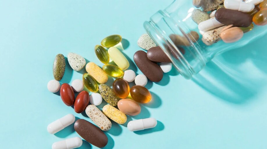 چه کسانی باید چه ویتامین‌هایی مصرف کنند؟