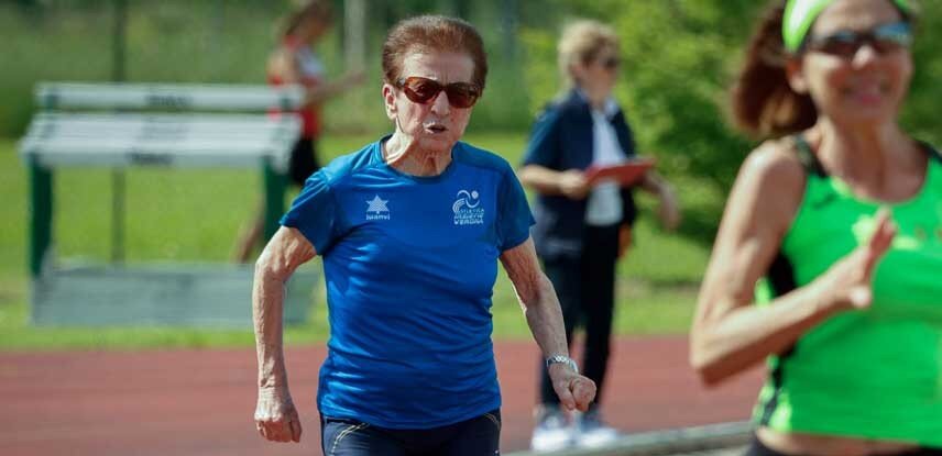 راز جوانیِ عضلات در سالمندی/ چگونه یک زن ۹۲ ساله رکورد جهانی دو را شکست؟/ بررسی عملکرد بدنی خارقالعاده این زن دونده